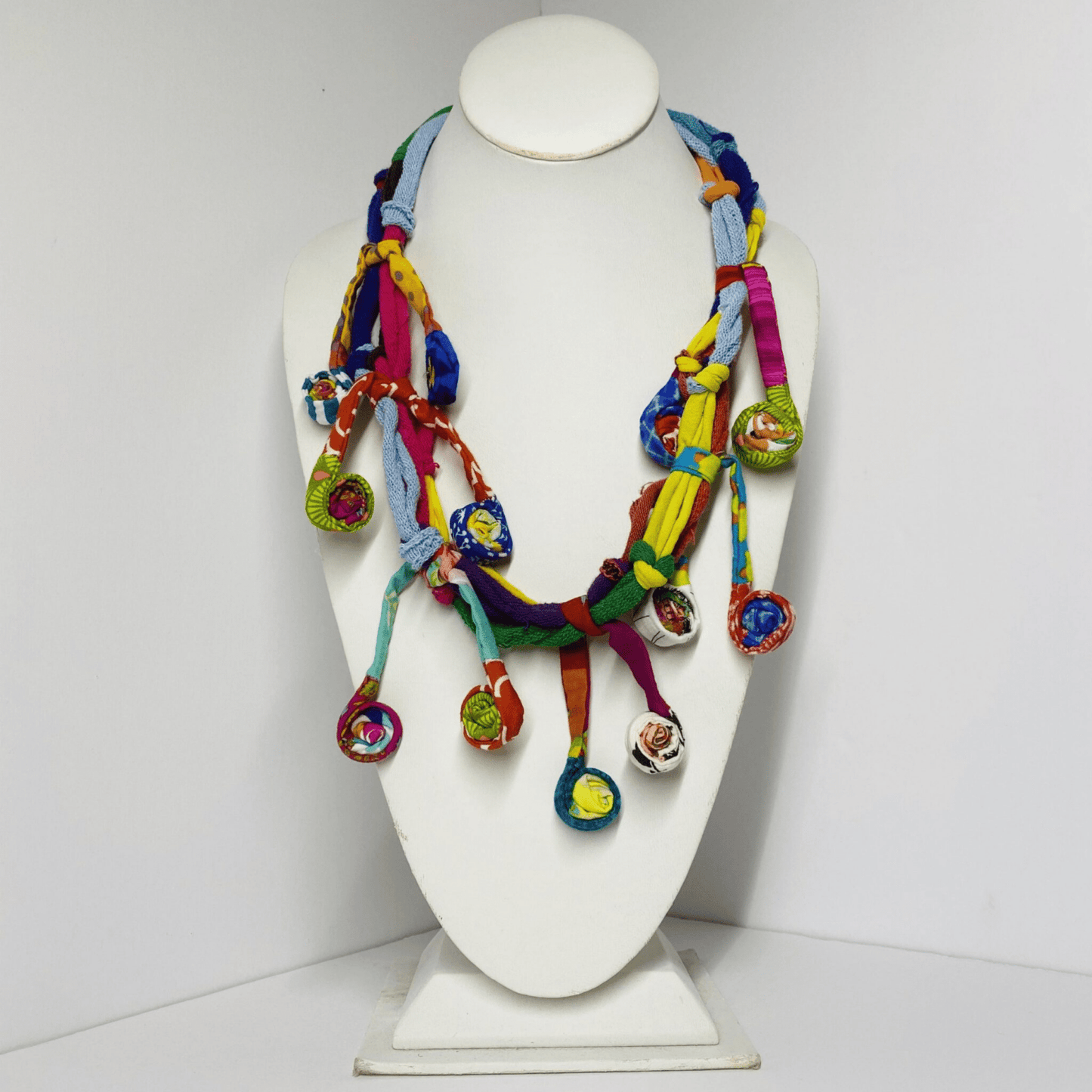 HANDMADE QUEEN OF STRINGS NECKLACE