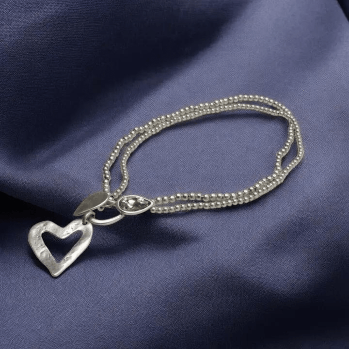 Stylish leather necklace with handmade pewter pendant
Sophisticated pewter and leather necklace with silver
Unique silver-plated pewter pendant on leather chain
Exclusive handmade pewter necklace with silver accents
Luxury pewter necklace with leather and 925 silver
Modern pewter and leather necklace with silver plating
Handcrafted leather necklace with pewter and silver pendant