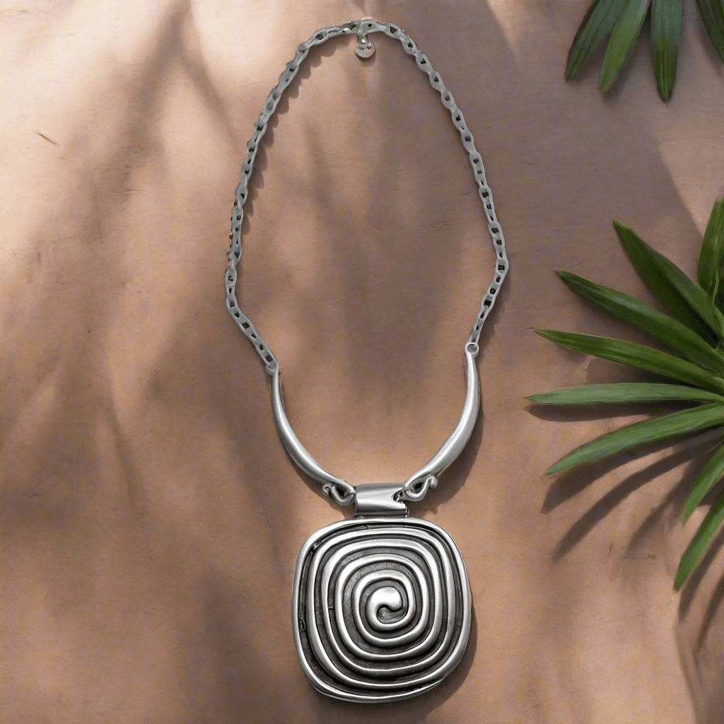 Custom handmade pewter necklace with leather cord
Pewter necklace with silver-plated finish and leather
Premium leather and pewter necklace with 925 silver
Vintage-style pewter necklace with leather and silver
Durable pewter pendant necklace with silver plating
Designer pewter necklace with leather and 925 silver