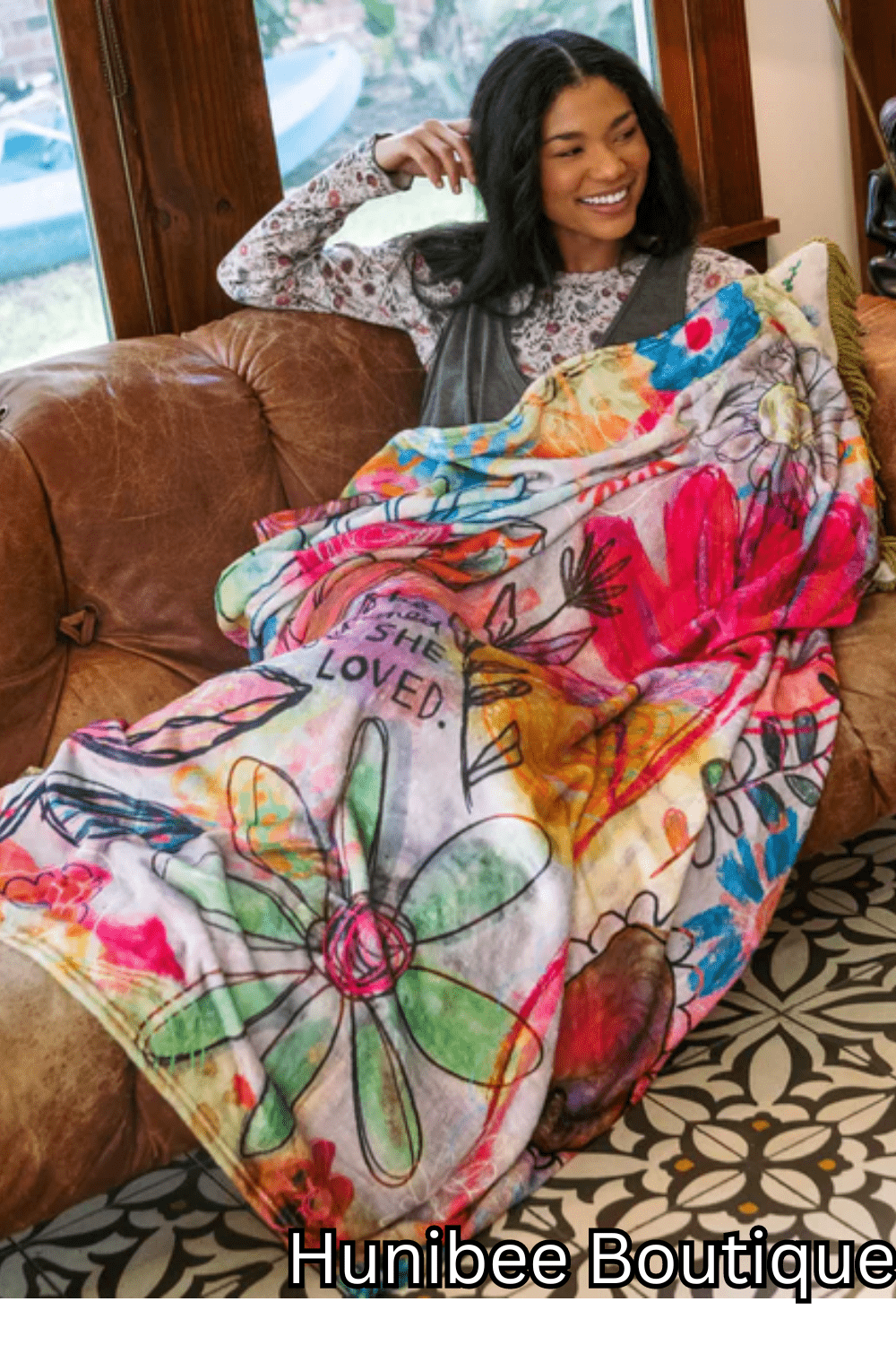Cozy blanket with unique and artistic designs Lightweight cozy blanket suitable for all seasons Luxurious cozy blanket for relaxing at home