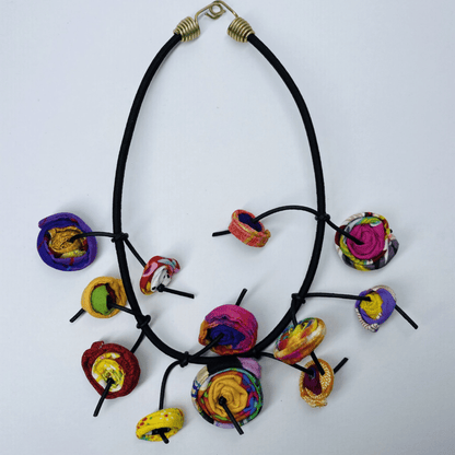 HANDMADE BOUNCY NECKLACE