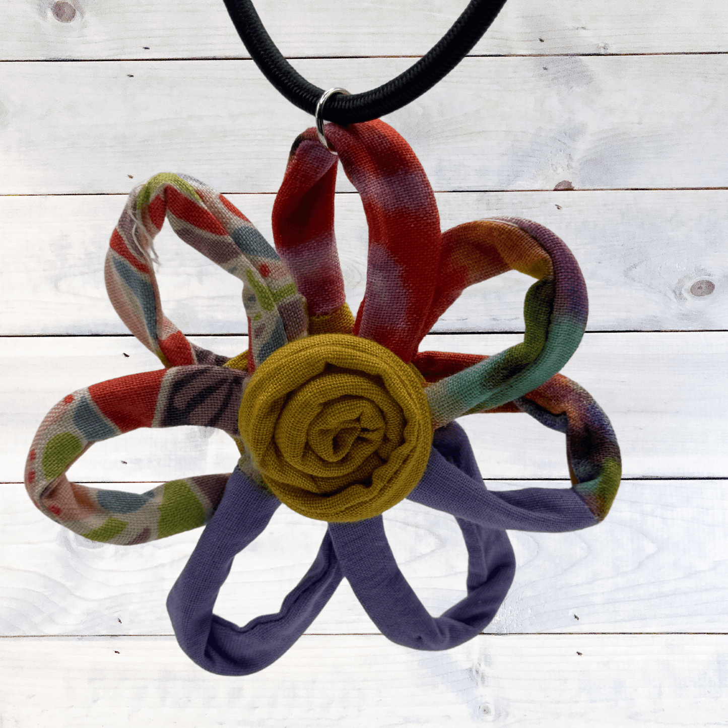 HANDMADE FLOWER NECKLACE