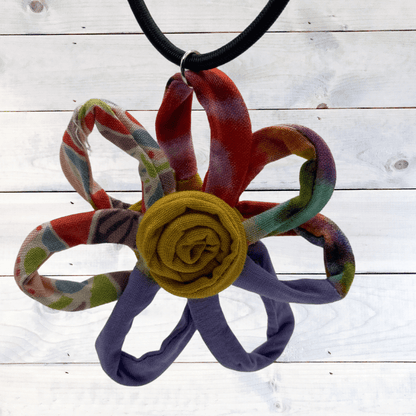 HANDMADE FLOWER NECKLACE