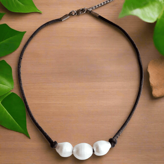 Boho necklace for women with unique design
•  Handmade bohemian necklace with artisan detailing
•  Boho statement necklace with rustic finish
•  Vintage-inspired boho necklace for casual outfits
•  Unique boho necklace with ethnic influence
•  Handmade boho chic necklace with beaded design
•  Gypsy-style boho necklace with artisan charm
•  Boho pendant necklace for free-spirited fashion
