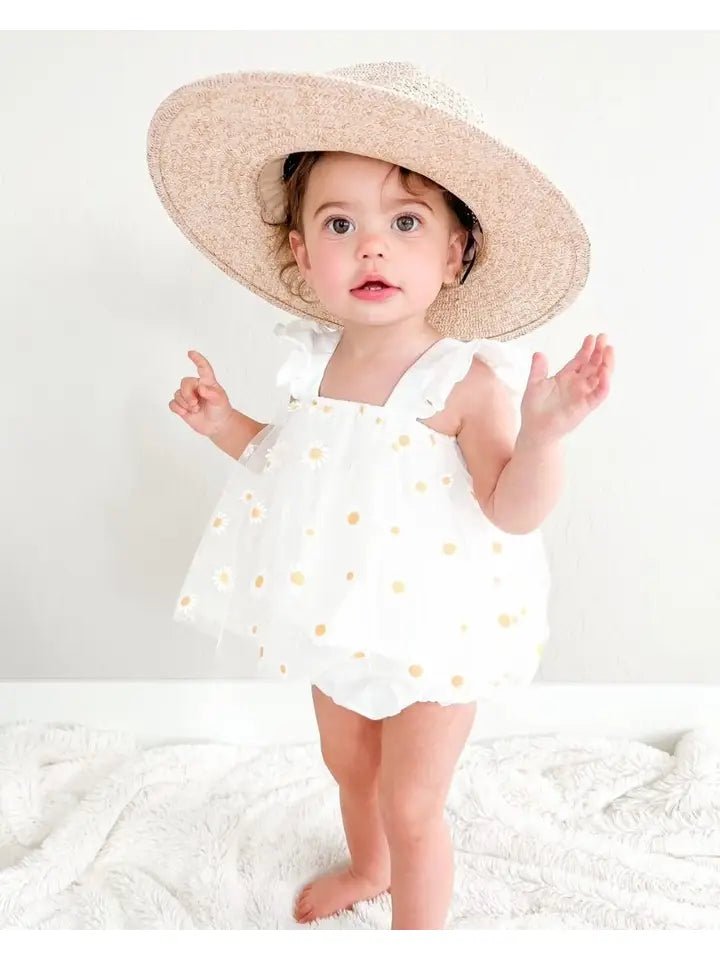 Cute daisy baby outfit